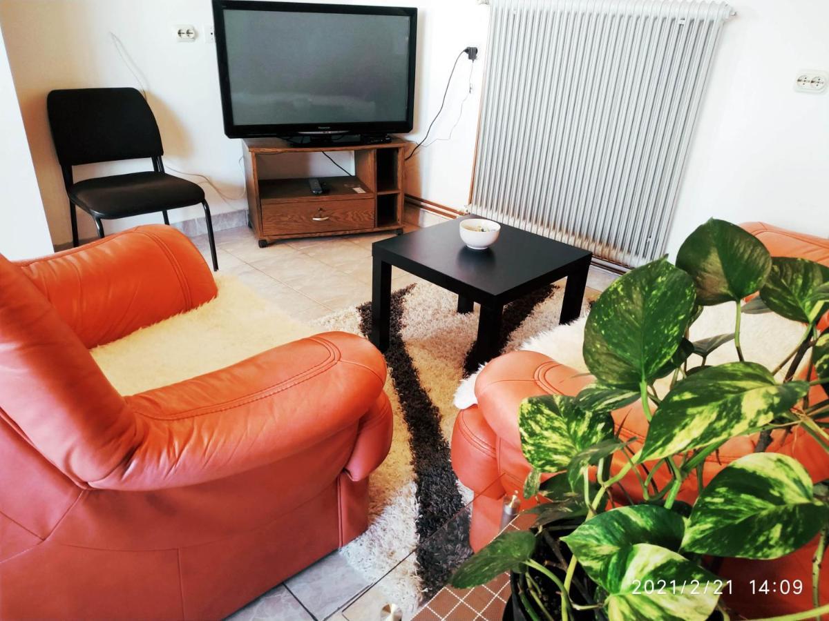 Apartman Tia Osijek Exteriör bild